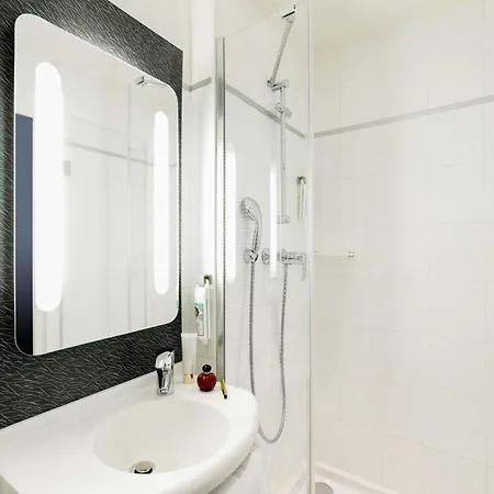 Hotel Ibis Gare Du Nord Tgv 3*