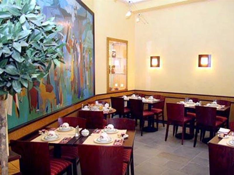 Hotel Ibis Gare Du Nord Tgv 3*